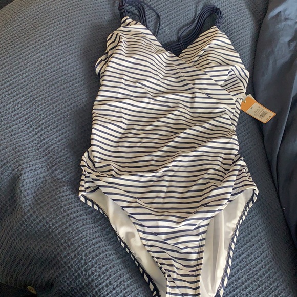 NWT swim suit - Picture 2 of 4